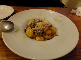 �t���[�c�T���_