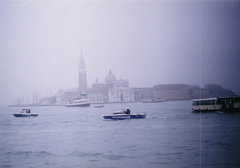 �T���}���R�L�ꂩ��Ί݂�]��