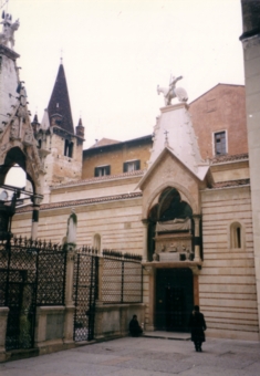 Arche Scaliger�^�X�J���W�F���Ƃ̕_