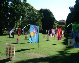 �N���C�X�g�`���[�`�{�^�j�b�N�K�[�f���t�����[�t�F�X�e�B�o���C���F���g