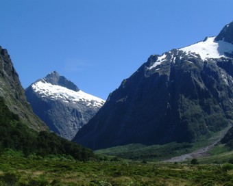 �A�[�~�e�[�W�z�e�������