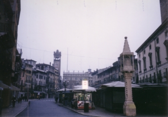 Piazza delle Erbe�^�G���x�L��