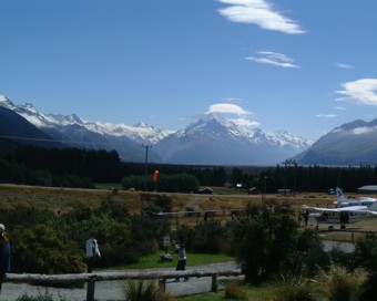 �}�E���g�N�b�N�Ɣ�s��