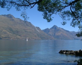 �N�C�[���Y�E�^�E���@���J�e�B�u��