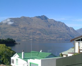 ���ʂ̎R�f�B�A�E�p�[�N