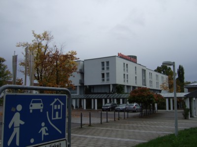 �i�R�~���j�e�B���H�W���j